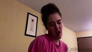 ขั้นน้องสางทำให้ก้าวเพื่อช่วยตัวเองสำหรับเธอ