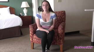 ใหญ่ Tit MILF แย่แล้วยังไงพวสองคนพวกเธออยู่ในออดิชั่น