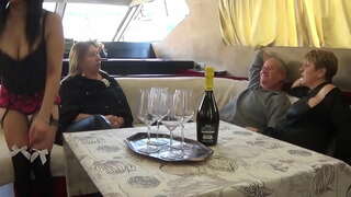 แม่บ้านต้องทำทุกอย่าง...