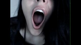 น้ำเชื้ออยู่ในปากของผมขณะที่ฉันหน่อ!