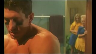 เหมือนเชียร์ลีดเดอร์ Calli ค็อกแล้วเอพริลจะแย่อยู่ในห้องล็อกเกอร์