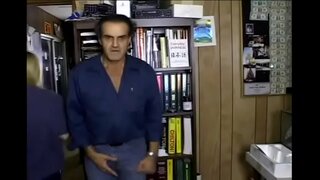 ฉันจ่ายให้บริการอยู่ในทางอื่น...